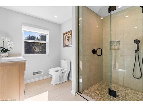 196 Dundas Street E, Waterdown, ON - Indoor Photo Showing Bathroom