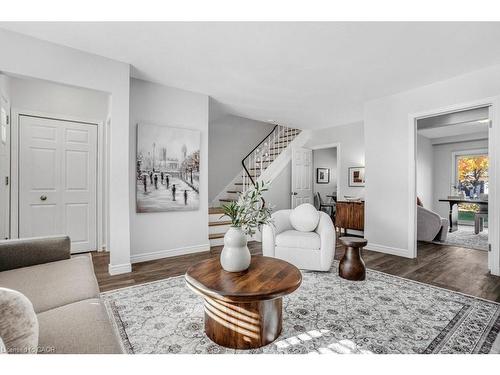 262 Westcourt Place, Waterloo, ON - Indoor Photo Showing Living Room