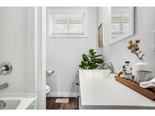 262 Westcourt Place, Waterloo, ON - Indoor Photo Showing Bathroom