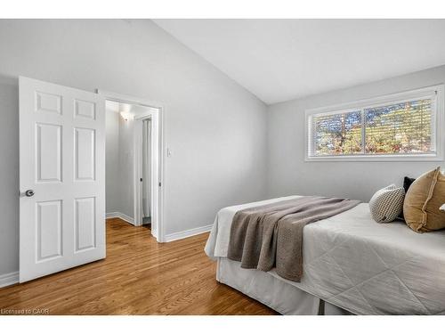 262 Westcourt Place, Waterloo, ON - Indoor Photo Showing Bedroom