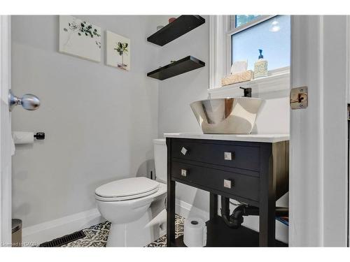 710 Hager Avenue, Burlington, ON - Indoor Photo Showing Bathroom