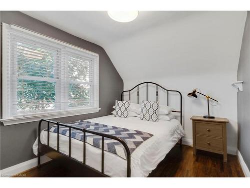 710 Hager Avenue, Burlington, ON - Indoor Photo Showing Bedroom