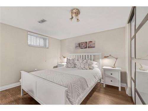 710 Hager Avenue, Burlington, ON - Indoor Photo Showing Bedroom