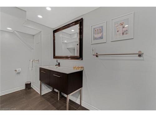 710 Hager Avenue, Burlington, ON - Indoor