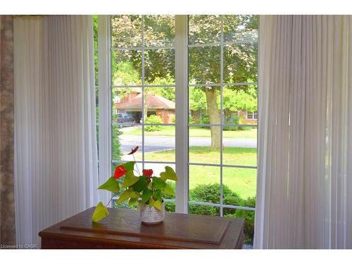 142 Marigold Court, Ancaster, ON - Indoor Photo Showing Other Room