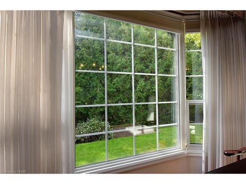 142 Marigold Court, Ancaster, ON - Indoor Photo Showing Other Room