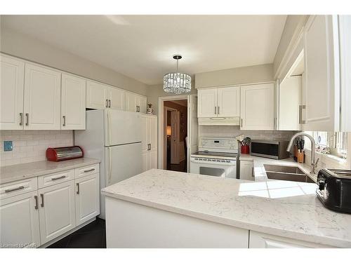 142 Marigold Court, Ancaster, ON - Indoor Photo Showing Kitchen With Double Sink