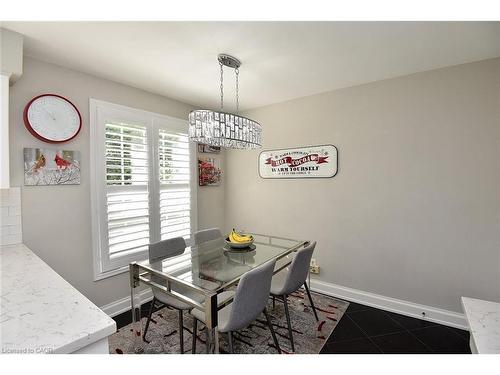 142 Marigold Court, Ancaster, ON - Indoor Photo Showing Dining Room