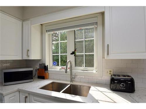 142 Marigold Court, Ancaster, ON - Indoor Photo Showing Kitchen With Double Sink