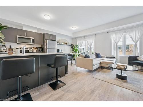 53-205 West Oak Trail  Kitchener, ON N2R 0R9