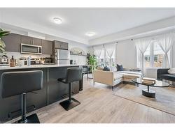 53-205 West Oak Trail  Kitchener, ON N2R 0R9