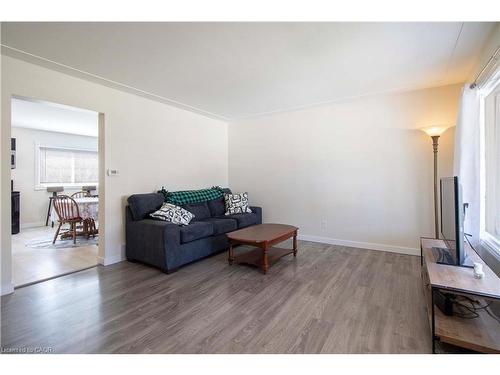 187 Clover Place, Kitchener, ON - Indoor Photo Showing Living Room