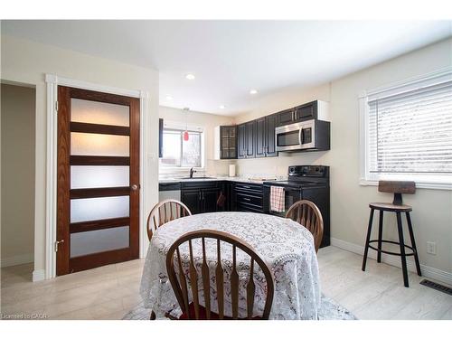 187 Clover Place, Kitchener, ON - Indoor Photo Showing Dining Room