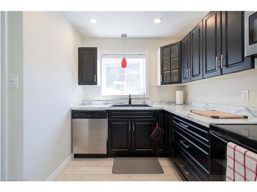 187 Clover Place, Kitchener, ON - Indoor Photo Showing Kitchen