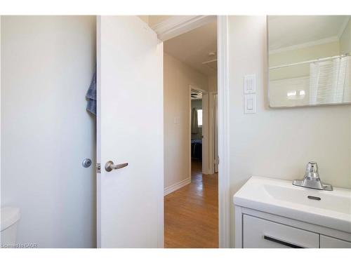187 Clover Place, Kitchener, ON - Indoor Photo Showing Bathroom