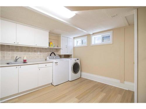 187 Clover Place, Kitchener, ON - Indoor Photo Showing Laundry Room