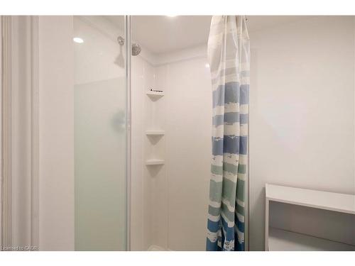 187 Clover Place, Kitchener, ON - Indoor Photo Showing Bathroom