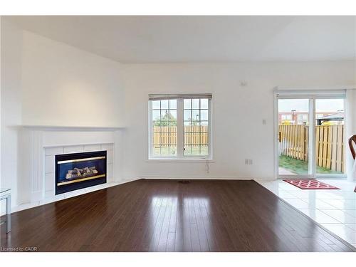 6509 Valiant Heights, Mississauga, ON - Indoor Photo Showing Living Room With Fireplace