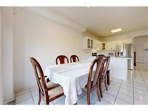 6509 Valiant Heights, Mississauga, ON - Indoor Photo Showing Dining Room