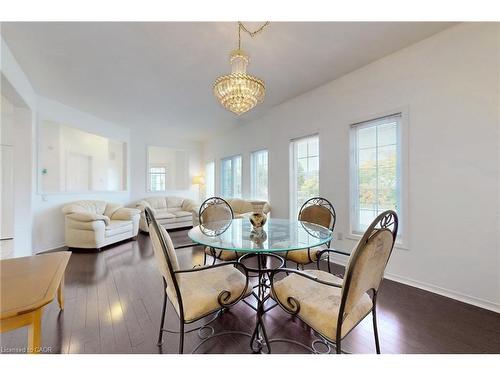 6509 Valiant Heights, Mississauga, ON - Indoor Photo Showing Dining Room