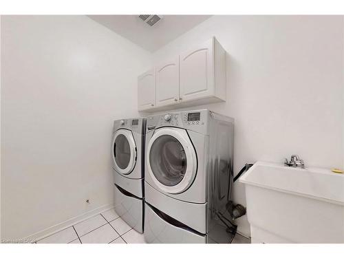 6509 Valiant Heights, Mississauga, ON - Indoor Photo Showing Laundry Room