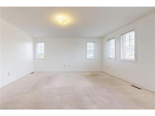 6509 Valiant Heights, Mississauga, ON - Indoor Photo Showing Other Room