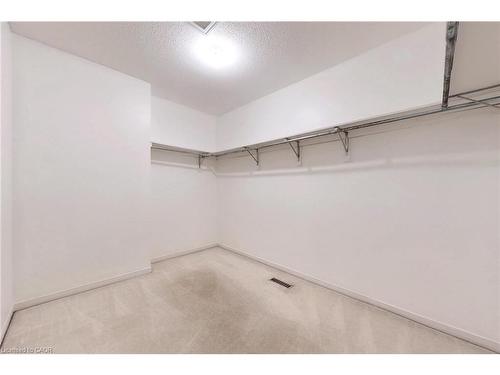 6509 Valiant Heights, Mississauga, ON - Indoor With Storage