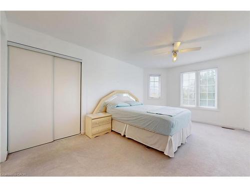 6509 Valiant Heights, Mississauga, ON - Indoor Photo Showing Bedroom