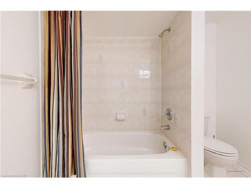 6509 Valiant Heights, Mississauga, ON - Indoor Photo Showing Bathroom