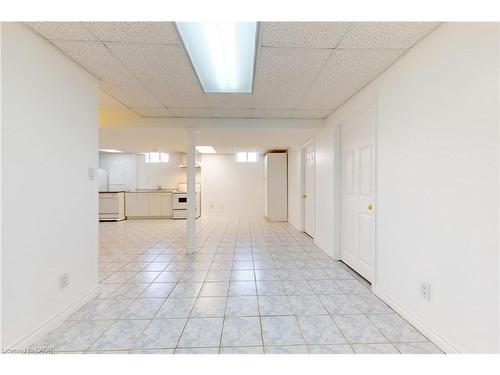 6509 Valiant Heights, Mississauga, ON - Indoor Photo Showing Other Room