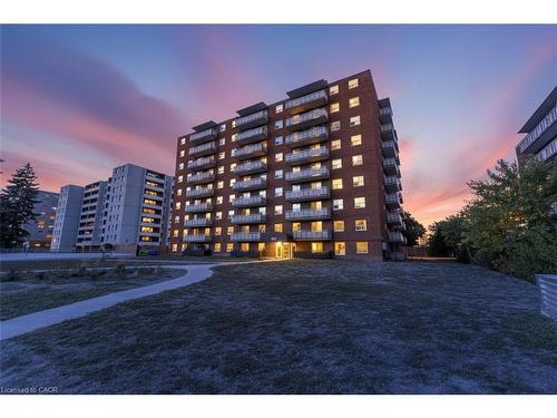 802-851 Queenston Road  Hamilton, ON L8G 1B4