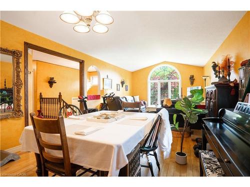 40 Balsam Street, Welland, ON - Indoor Photo Showing Dining Room