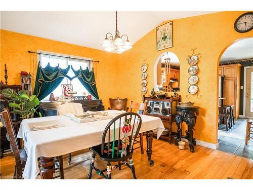 40 Balsam Street, Welland, ON - Indoor Photo Showing Dining Room