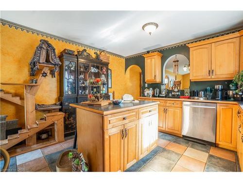 40 Balsam Street, Welland, ON - Indoor Photo Showing Kitchen