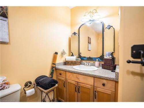 40 Balsam Street, Welland, ON - Indoor Photo Showing Bathroom