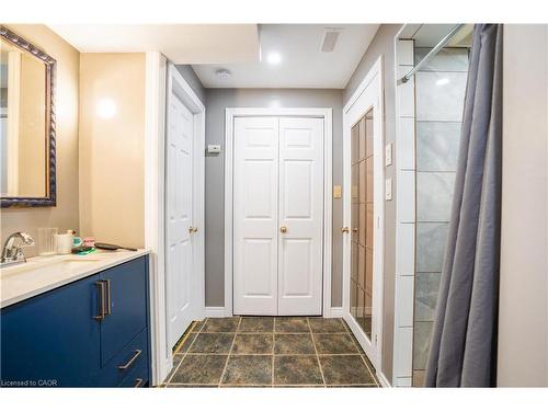 40 Balsam Street, Welland, ON - Indoor Photo Showing Bathroom