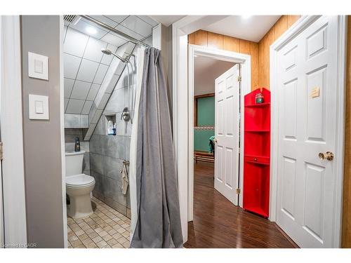 40 Balsam Street, Welland, ON - Indoor Photo Showing Bathroom