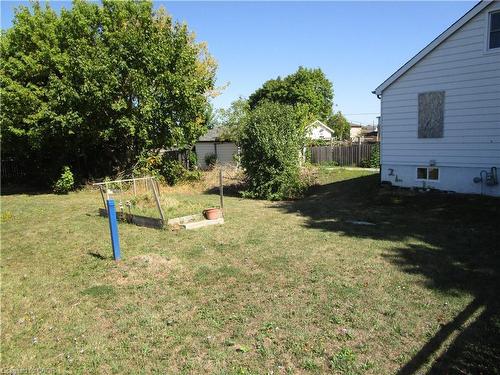 411-413 Highway 8, Hamilton, ON - Outdoor