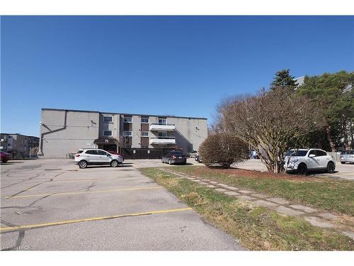 105-71 Vanier Drive  Kitchener, ON N2C 1J4