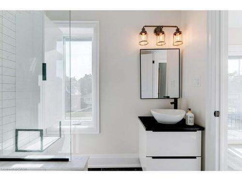 38 East 16Th Street, Hamilton, ON - Indoor