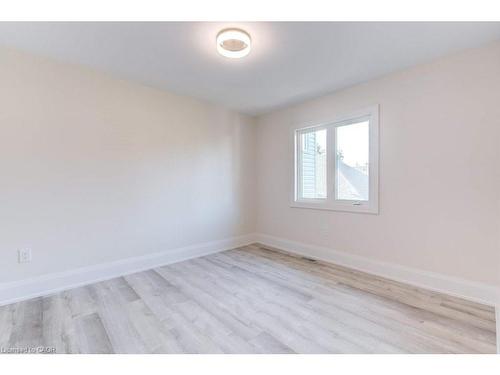 38 East 16Th Street, Hamilton, ON - Indoor Photo Showing Other Room