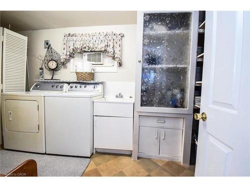 802 John Street, Dunnville, ON - Indoor Photo Showing Laundry Room