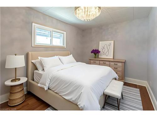 109 Carroll Street, Ingersoll, ON - Indoor Photo Showing Bedroom