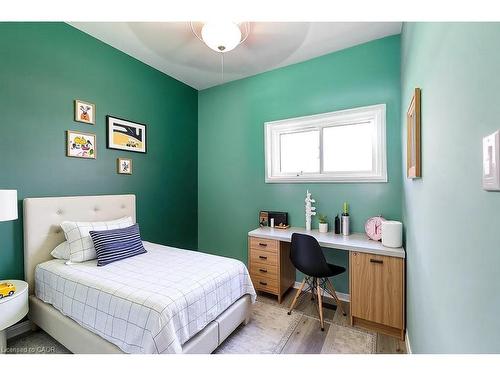 109 Carroll Street, Ingersoll, ON - Indoor Photo Showing Bedroom