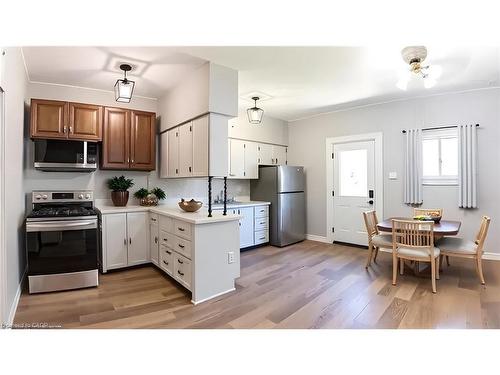 109 Carroll Street, Ingersoll, ON - Indoor Photo Showing Kitchen