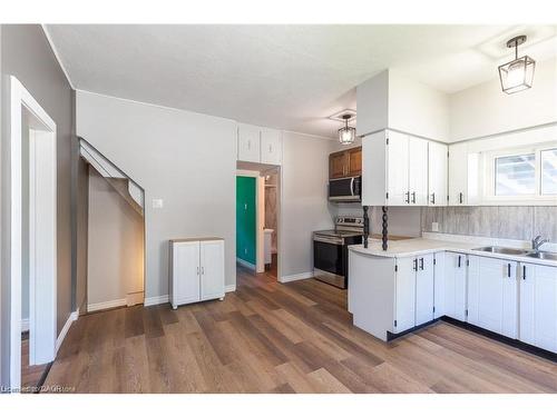 109 Carroll Street, Ingersoll, ON - Indoor Photo Showing Kitchen With Double Sink