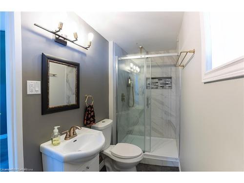 109 Carroll Street, Ingersoll, ON - Indoor Photo Showing Bathroom
