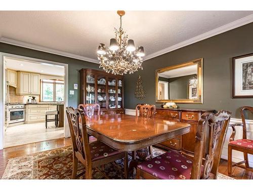 225 Shoreacres Road, Burlington, ON - Indoor Photo Showing Dining Room