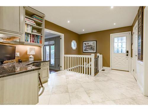 225 Shoreacres Road, Burlington, ON - Indoor Photo Showing Other Room