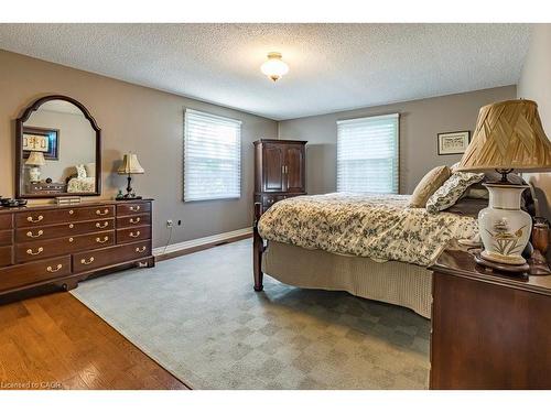 225 Shoreacres Road, Burlington, ON - Indoor Photo Showing Bedroom